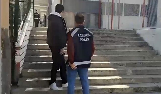 Samsun'da Polis Kimliğini Kaybeden Öğrenciyi Sınava Yetiştirdi