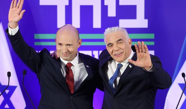 Netanyahu’ya karşı dev ittifak: Bennett ve Lapid birleşti