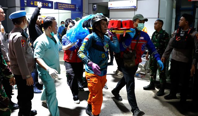 Endonezya'da tren faciası: 14 kişi hayatını kaybetti