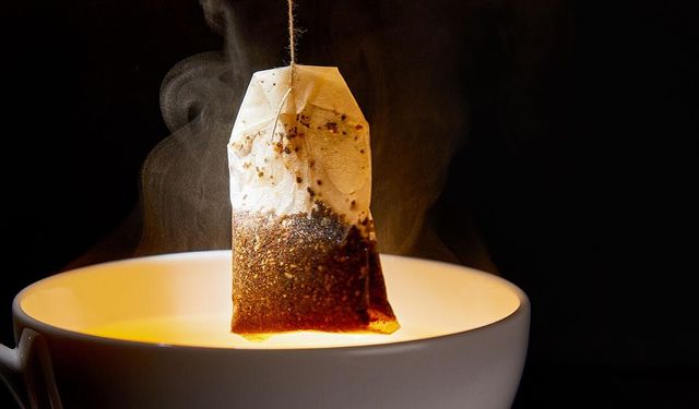 Sallama Çayda Plastik Tehdidi: Bir Fincanda Milyarlarca Parçacık!