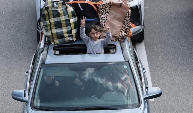 Lübnan'da Ateşkes Sonrası Binlerce Aile Evine Dönüyor