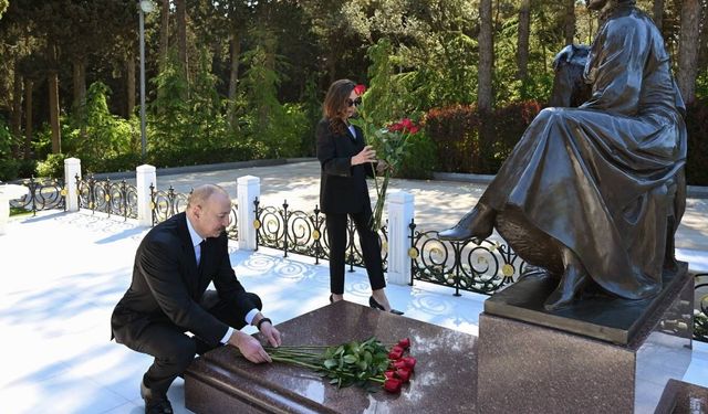 Azerbaycan’da Haydar Aliyev doğumunun 103. yılında anıldı