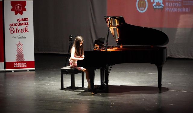 Genç yetenekler piyano festivali ile hünerlerini sergiledi