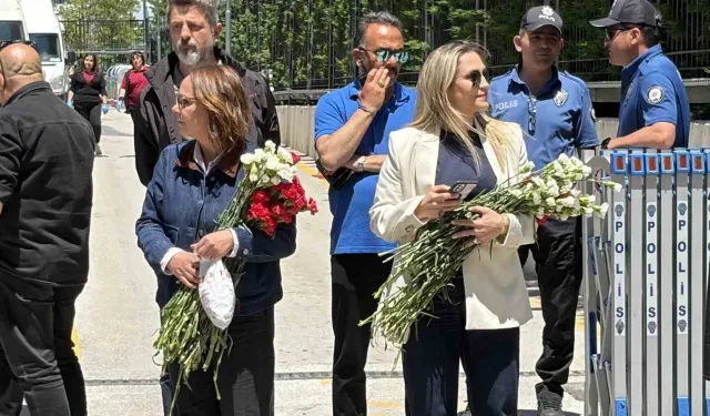 Kemal Kılıçdaroğlu Göreve Dönüşünün Ardından Genel Merkezde Karşılandı
