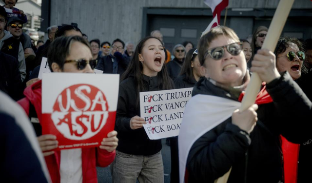 Grönland'da ABD'ye bayraklı protesto