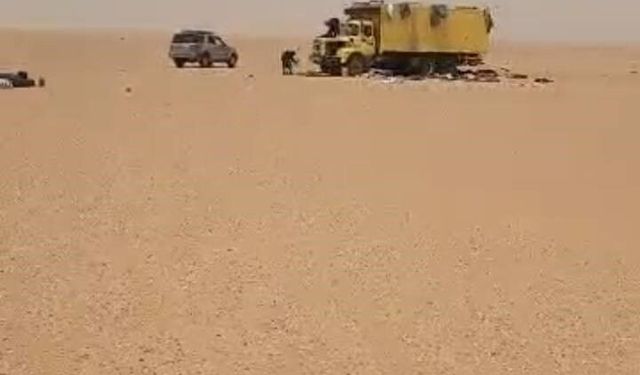 Sahra Çölü'nde kamyon arızalandı: 49 kişi öldü!