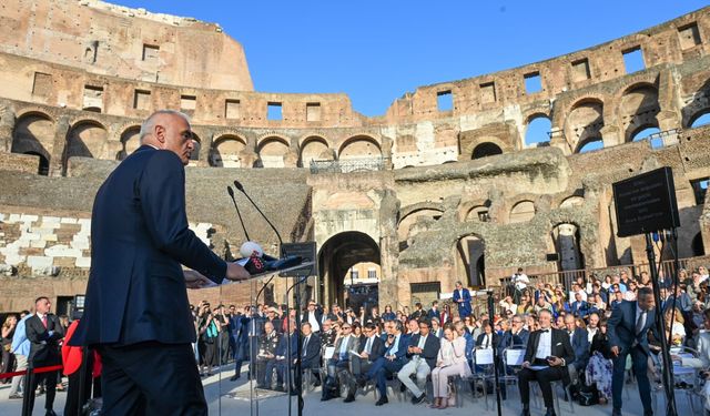 Roma'nın kalbinde tarihi zirve: Bakan Ersoy Kolezyum'da