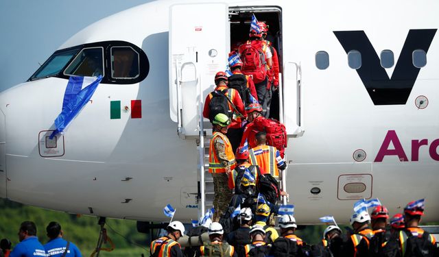Venezuela'ya dünyadan yardım yağıyor