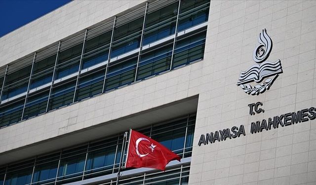 Anayasa Mahkemesi Süresiz Nafaka Düzenlemesini İptal Etti
