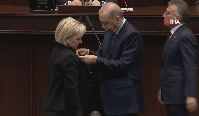 CHP’den İstifa Eden Vekil Nimet Özdemir AK Parti'ye Katıldı!