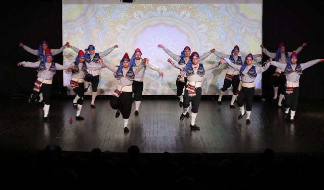 Odunpazarı'nda Muhteşem Gece: "Renk Renk Anadolu" Gösterisi İzleyenleri Büyüledi