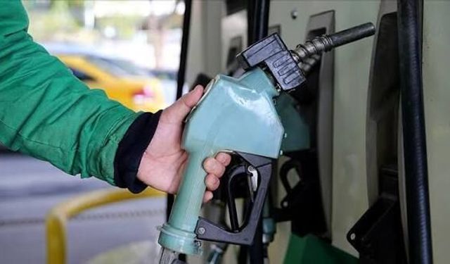 Akaryakıta Büyük Zam Kapıda: Pazartesi Fiyatları Belli Oldu