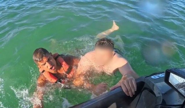 Karasu’da Boğulma Tehlikesi: “Rezil Olmayalım” Dedi