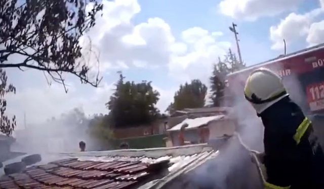 Yangın Eve Sıçramadan Söndürüldü