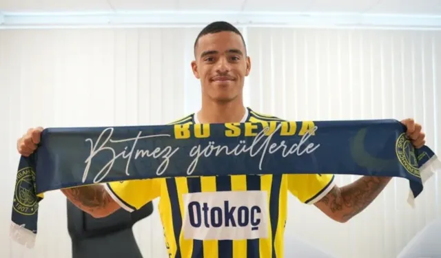Fenerbahçe’de Yeni Transferler İçin İmza Töreni Düzenlendi