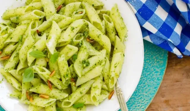 Pesto Soslu Makarna Tarifi: İtalyan Mutfağından Sofranıza