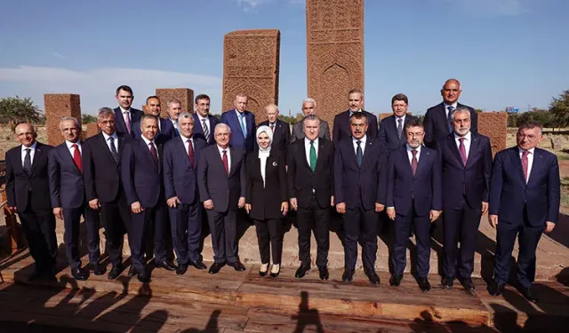 Erdoğan, Ahlat Selçuklu Kabristanı’nı Ziyaret Etti