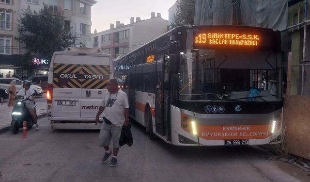 Eskişehir'de Hatalı Park Trafiği Kitledi
