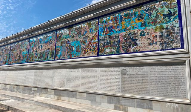 Dede Korkut Anıt Duvarı Destanları Sanatla Yaşatıyor