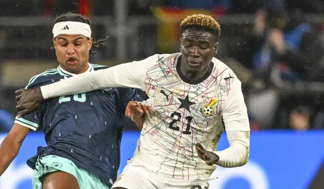 Fenerbahçe'nin Ganalı Stoper Kojo Peprah Oppong'u Kadrosuna Kattı