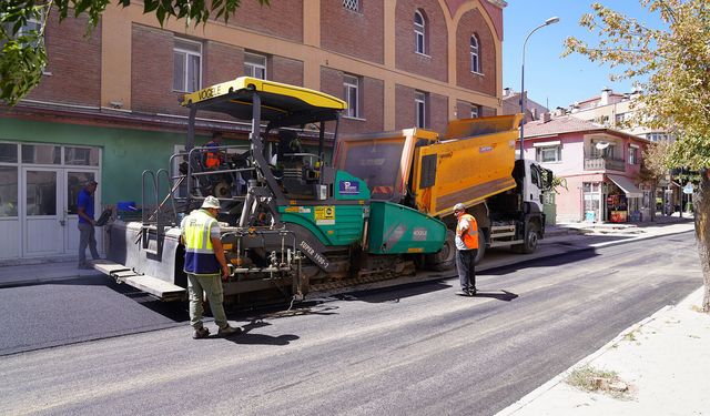 İstiklal Caddesi’nde Asfalt Çalışmaları Sürüyor