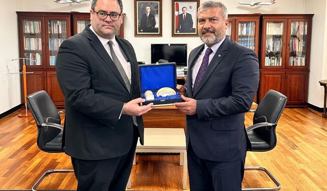 Rektör Adıgüzel'den Avustralya'da Açıköğretim ve İş Birliği Temasları