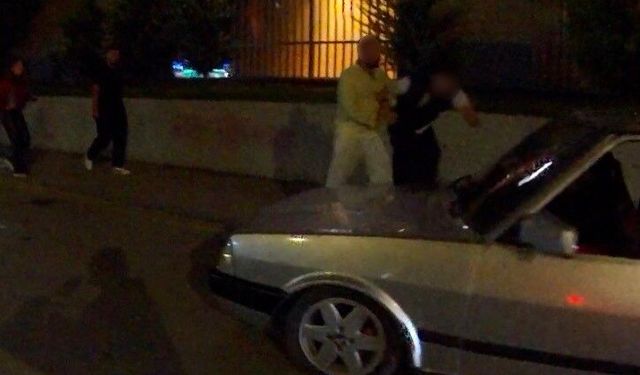 Park Halindeki Araca Sözlü Saldırı Kamerada