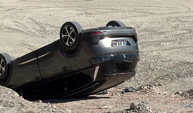 Eskişehir'de Temel Çukuruna Düşen Araç Ters Döndü: Sürücü Yaralandı