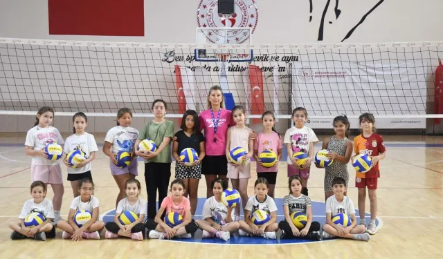 Eskişehir’de Voleybol Yaz Okullarına Büyük İlgi