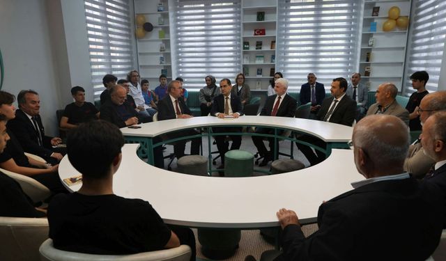 TEİ Eskişehir’de Anadolu İmam Hatip Lisesine Kütüphane Kurdu