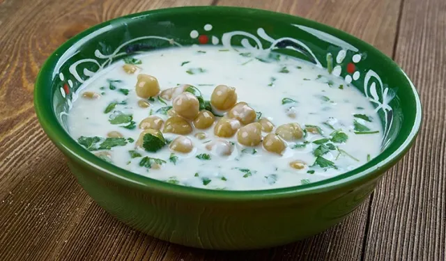 Soğuk ayran aşı çorbası tarifi