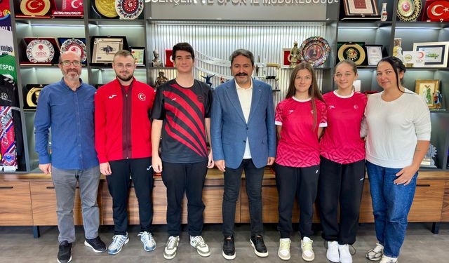 Milli Sporcu Beren Su Ulus Badmintonda Avrupa İkincisi Oldu