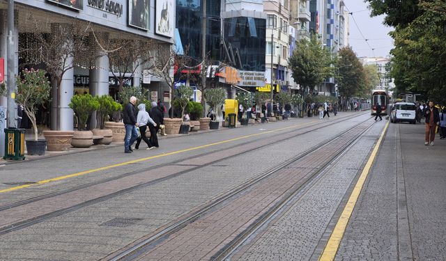 Eskişehir'de Sağanak Yağış Etkili Oldu
