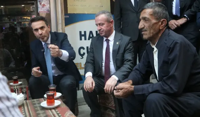 Bakan Bayraktar Hakkari'de Esnaf ve Vatandaşlarla Bir Araya Geldi