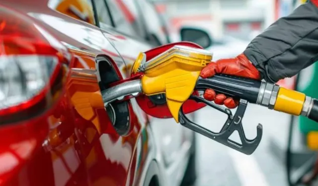 Akaryakıta Dev Zam: Motorin ve Benzin Fiyatları Gece Yarısı Yükseldi