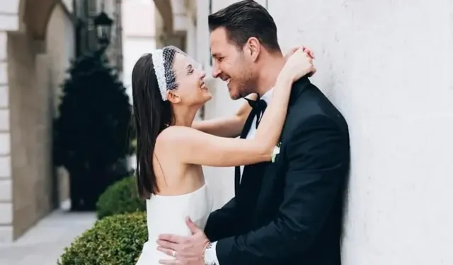 Oyuncu Burak Çelik ve Ece Bayrak İkinci Çocuklarını Kucağına Aldı