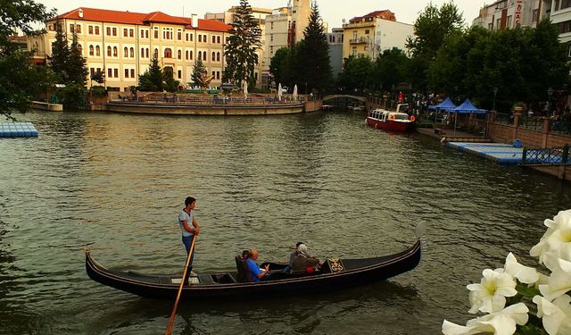 Eskişehir'de Yağmurlu Havada Nereye Gidilir? Kapalı Mekan ve Aktivite Rehberi