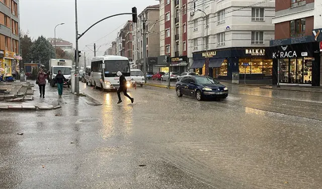 Eskişehir’e gök gürültülü sağanak ve sert sıcaklık düşüşü uyarısı!