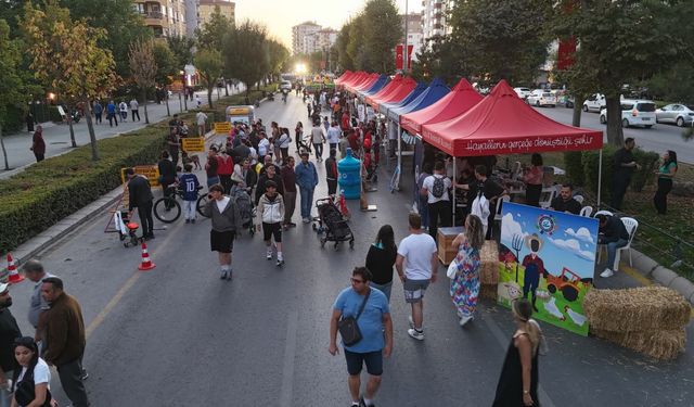 Eskişehir’in Arabasız Pazar’ı Türkiye’ye Örnek Oldu