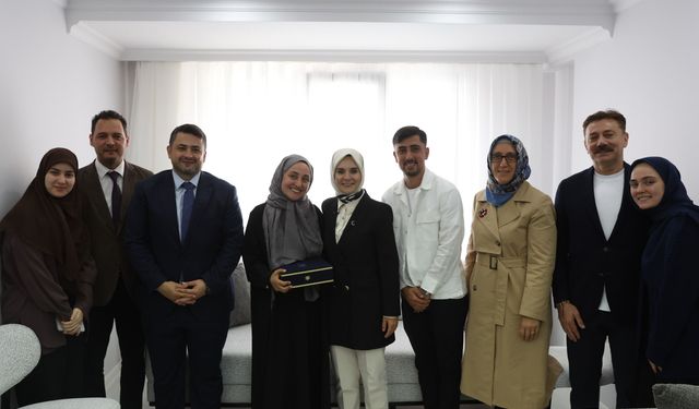 Mahinur Özdemir Göktaş evlilik kredisinden yararlanan çifti ziyaret etti