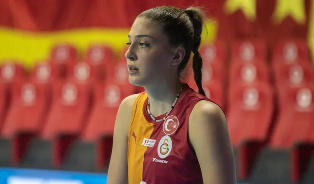 Milli Voleybolcu İlkin Aydın Müzik Etkinliğinde Sorulan Soruya Tepki Gösterdi