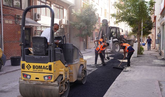 Tepebaşı’nda Yol ve Kaldırım Çalışmaları Devam Ediyor