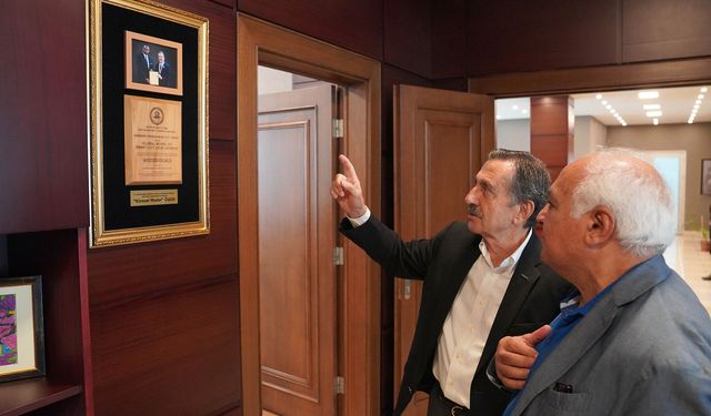 Ünlü edebiyatçı Feridun Andaç Tepebaşı Belediyesi'ni ziyaret etti