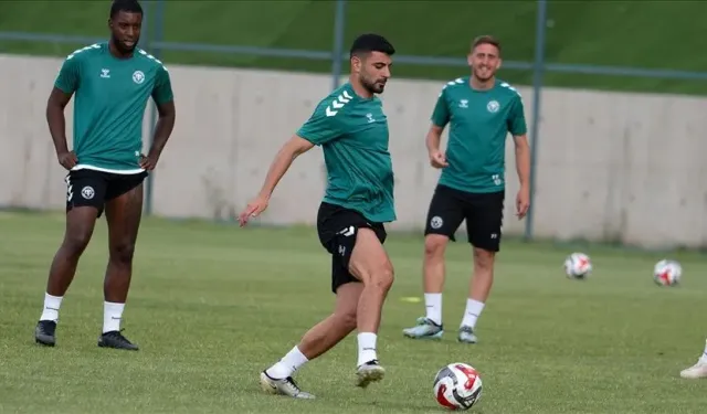 Adil Demirbağ Sarı Lacivert Renklere Kavuşmak Üzere