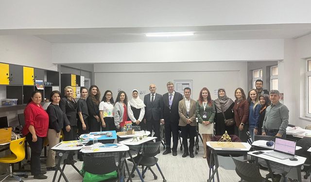 Eskişehir Eğitimine Scientix Desteği: Geleceğin Sınıfları Ve STEM Projeleri İncelendi!