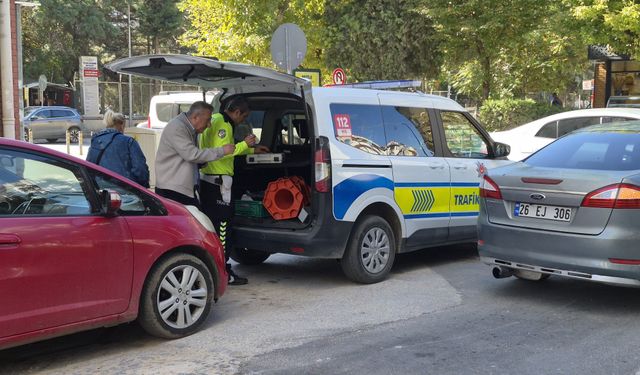 Odunpazarı’nda Karşıdan Karşıya Geçen Yaşlı Adama Otomobil Çarptı
