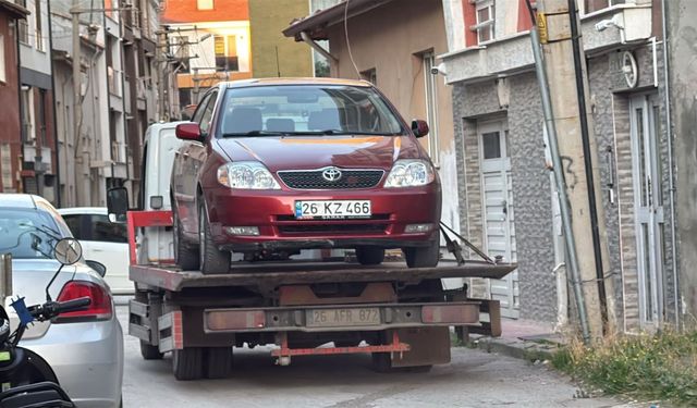 Eskişehir'de Polisten Kaçan Ehliyetsiz Sürücüye Rekor Cezası: 400 Bin TL