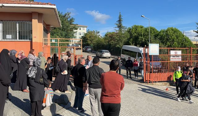 Başakşehir'de Ortaokulda Şok Olay: 6 Çocuğu Bıçakladı!