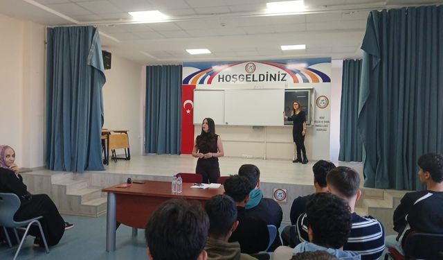 İnönü'de Öğrenci ve Velilere Dijital Bağımlılık Eğitimi
