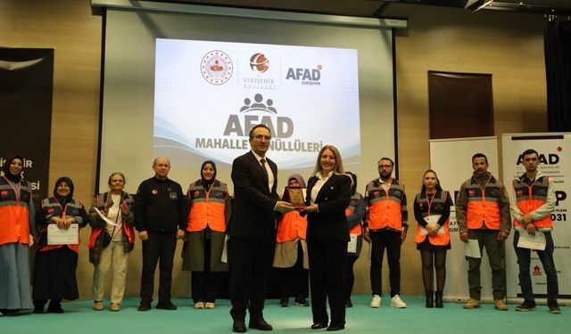 Eskişehir'de AFAD Gönüllülerine Belgeleri Törenle Verildi